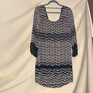 Karen Kane black white tassels on sleeves MED